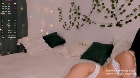 Snapshot of mary_lepson chatting on December 13, 2024, 10:51 am Mary Lepson online show from December 13, 2024, 10:51 am
