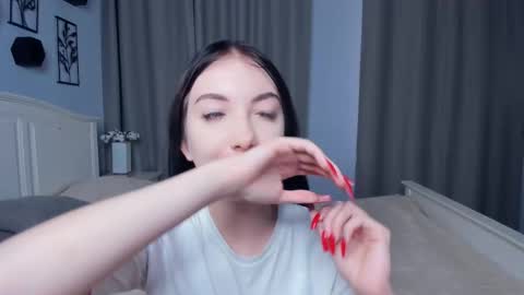 Mary online show from December 15, 2025, 10:08 am