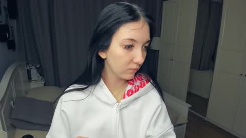 Mary online show from January 9, 2026, 9:34 am