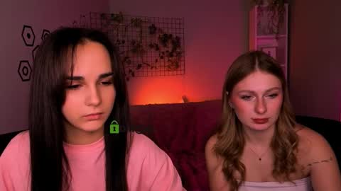 Mary online show from December 5, 2025, 8:16 pm