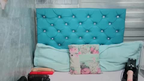  Mary Moon  online show from March 4, 2025, 5:45 pm