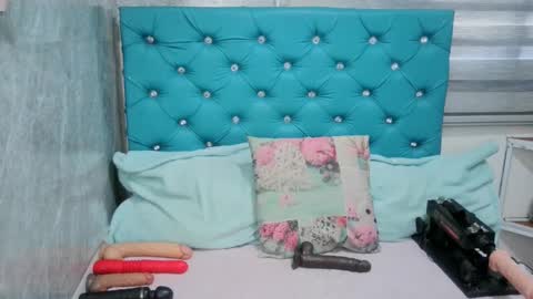  Mary Moon  online show from March 10, 2025, 12:04 pm