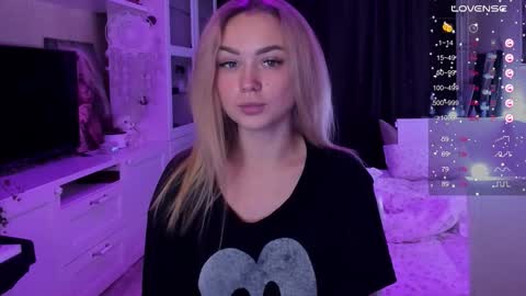 Mary online show from October 5, 2025, 9:45 pm