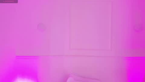 Snapshot of mary_suarez chatting on October 12, 2025, 4:00 am Maria online show from October 12, 2025, 4:00 am