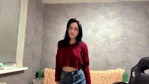 Stephie online show from December 15, 2025, 9:30 pm