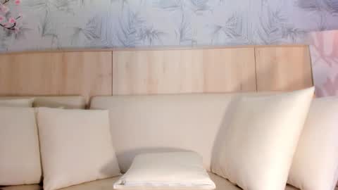   online show from September 26, 2025, 12:20 pm