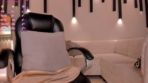  Mary  online show from January 21, 2025, 6:23 pm