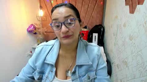 Marylin online show from December 13, 2025, 7:53 pm