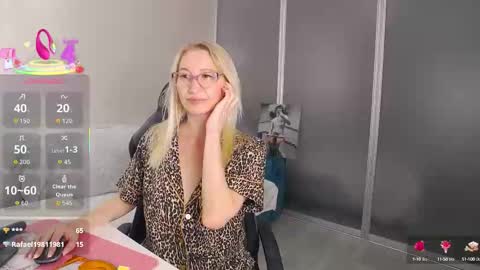 Snapshot of marysantamonika chatting on September 8, 2025, 6:18 pm Mary online show from September 8, 2025, 6:18 pm