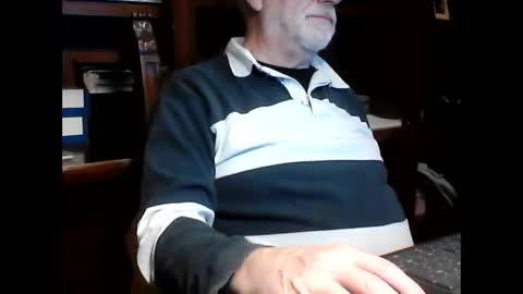 marziomaurizio online show from February 1, 2025, 6:51 pm