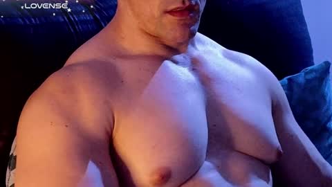 masked_bodybuilder online show from December 15, 2024, 2:52 am