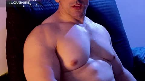 masked_bodybuilder online show from December 20, 2024, 2:19 am