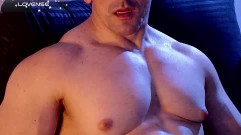 masked_bodybuilder online show from December 22, 2024, 1:45 am