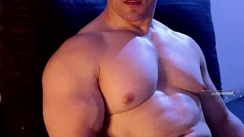 masked_bodybuilder online show from January 31, 2025, 1:01 am