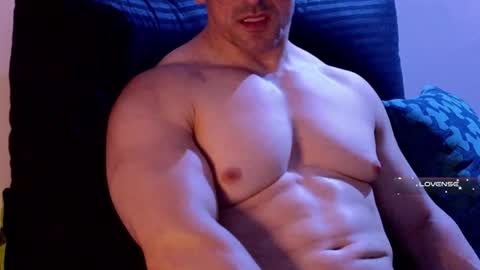 masked_bodybuilder online show from February 2, 2025, 4:32 pm