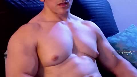 masked_bodybuilder online show from February 28, 2025, 10:17 pm