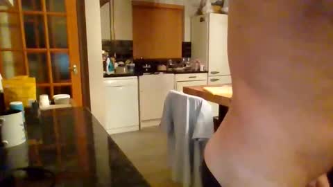 Snapshot of masked_masturbation_couple chatting on December 1, 2025, 7:24 am Masked Masturbation Couple online show from December 1, 2025, 7:24 am