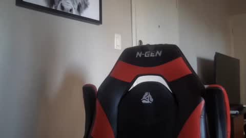 Snapshot of maskedmanblacc chatting on October 16, 2025, 10:22 pm maskedmanblacc online show from October 16, 2025, 10:22 pm