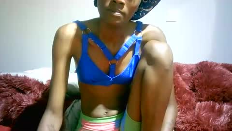 maskgang001 online show from December 2, 2025, 2:28 am