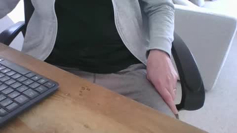 maskime59 online show from December 5, 2025, 9:18 am