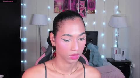 massielhot online show from April 10, 2026, 4:33 pm