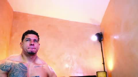 massimowalton2 online show from April 18, 2026, 2:37 am