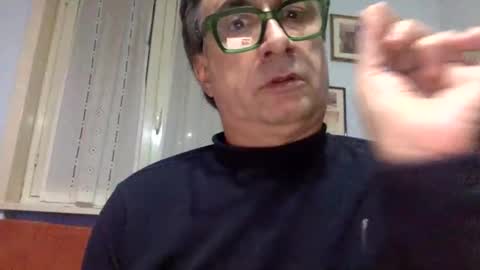 massimoxsempre online show from December 10, 2024, 6:44 am