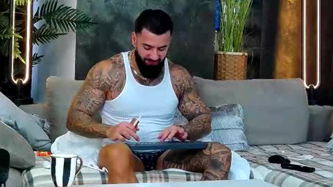 masterkingofmuscle online show from November 13, 2025, 9:08 am