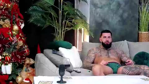 masterkingofmuscle online show from December 17, 2025, 9:54 pm