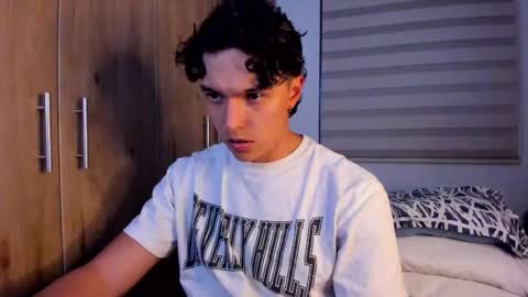 mastrangelo_x online show from November 6, 2025, 4:35 am