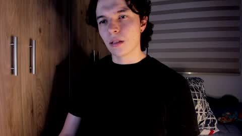 mastrangelo_x online show from May 28, 2026, 4:32 am