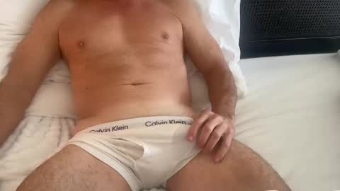 Snapshot of mat0891 chatting on February 14, 2025, 5:57 pm mat0891 online show from February 14, 2025, 5:57 pm