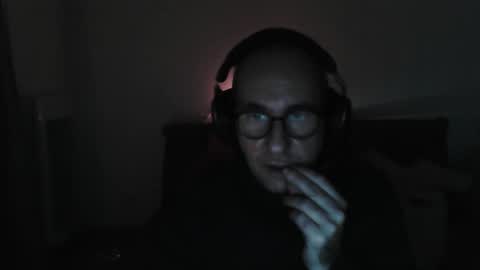 mat11efou online show from February 16, 2026, 8:49 pm