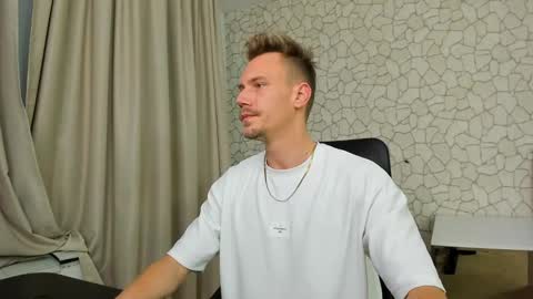 MateoBenjamin online show from December 14, 2024, 1:06 am