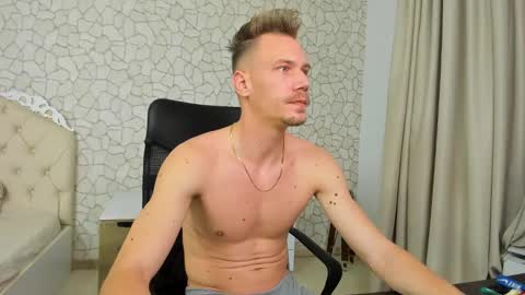 MateoBenjamin online show from December 22, 2024, 8:36 pm