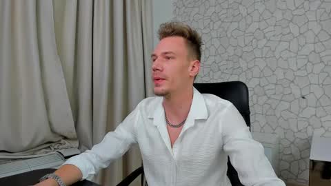 MateoBenjamin online show from January 3, 2025, 7:18 pm