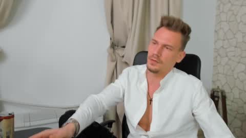 MateoBenjamin online show from January 4, 2025, 10:45 pm