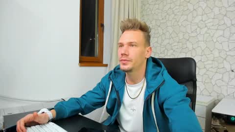 MateoBenjamin online show from January 5, 2025, 8:21 pm