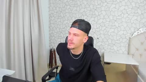 MateoBenjamin online show from January 22, 2025, 7:34 pm