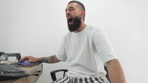 Matheus     online show from December 17, 2024, 5:26 pm