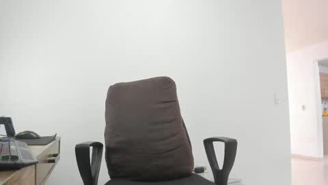 Matheus     online show from March 11, 2025, 7:36 pm