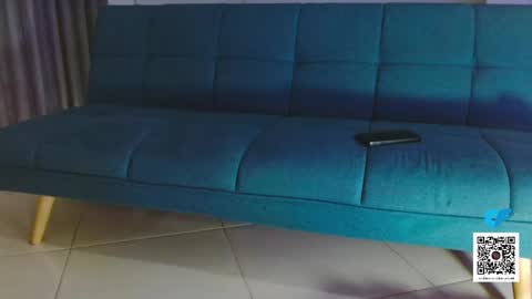 STRURIBE ON INSTAGRAM online show from October 6, 2025, 8:23 am