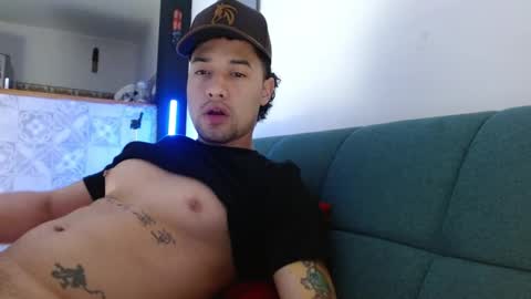 STRURIBE ON INSTAGRAM online show from February 10, 2026, 11:14 am