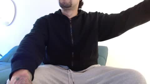 STRURIBE ON INSTAGRAM online show from February 17, 2026, 1:40 pm