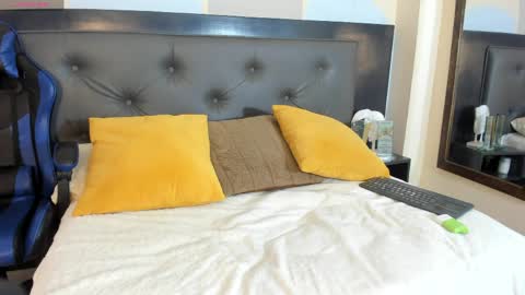 mathewboy2 online show from April 1, 2026, 11:33 am