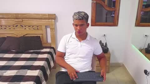 mathews__ online show from December 5, 2025, 5:49 am