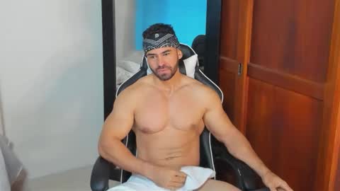 mathews_smith online show from October 5, 2025, 11:41 am