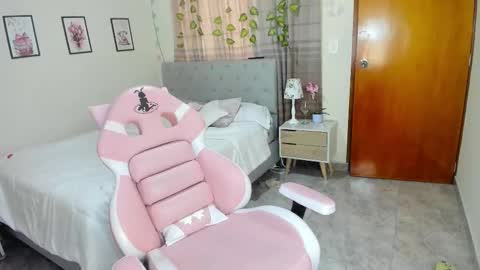 Snapshot of matilde27 chatting on October 6, 2025, 11:29 am Daniela online show from October 6, 2025, 11:29 am