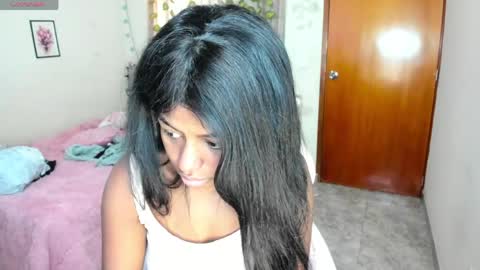 Snapshot of matilde27 chatting on May 1, 2026, 3:49 pm Daniela online show from May 1, 2026, 3:49 pm