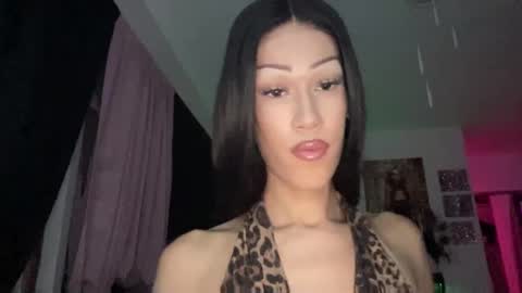 MOLLY MILLS online show from November 8, 2025, 3:50 am